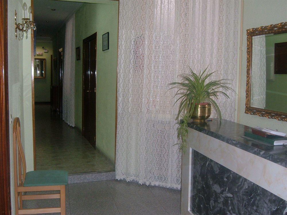 Hostal Olga Madrid Exterior photo