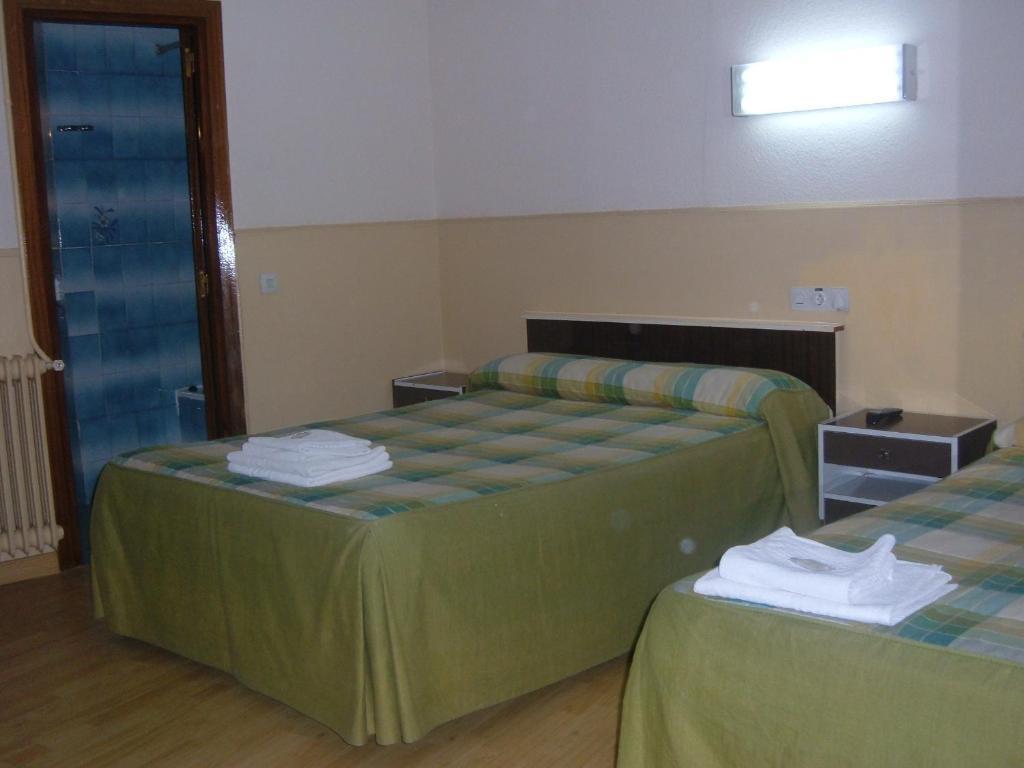 Hostal Olga Madrid Room photo