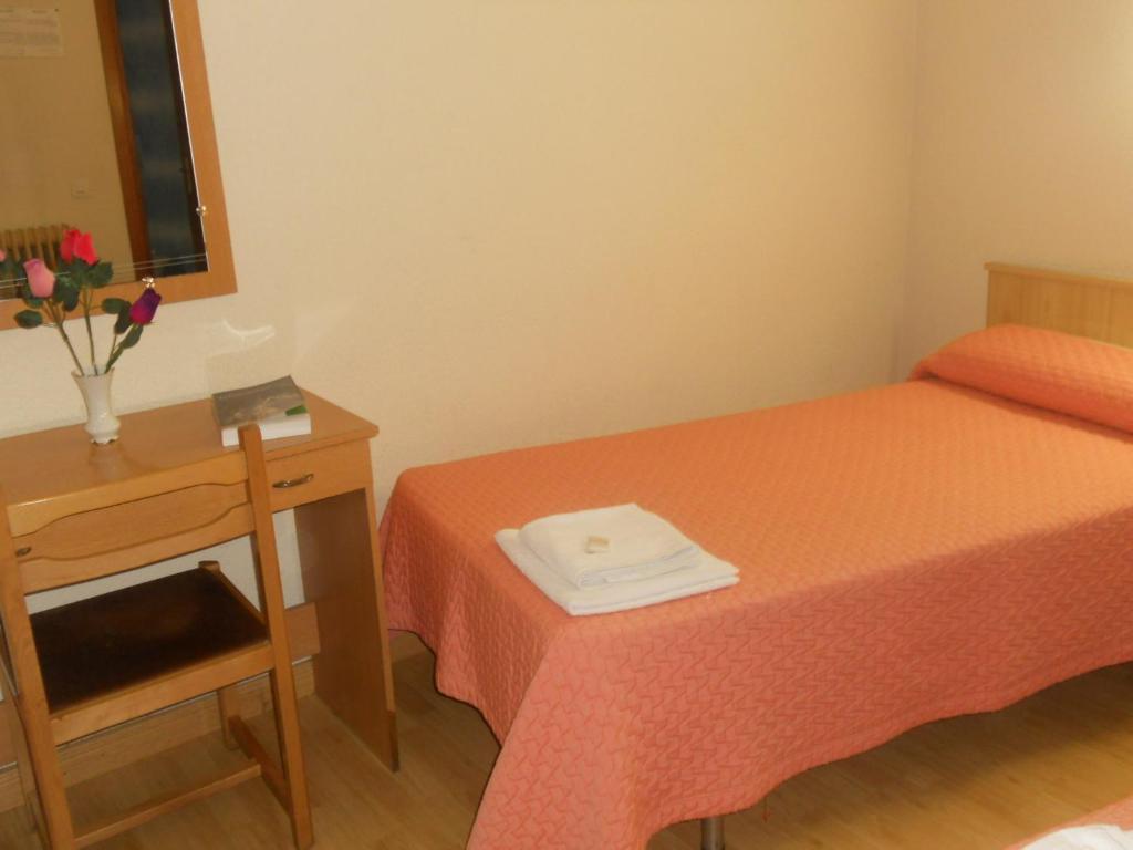 Hostal Olga Madrid Room photo
