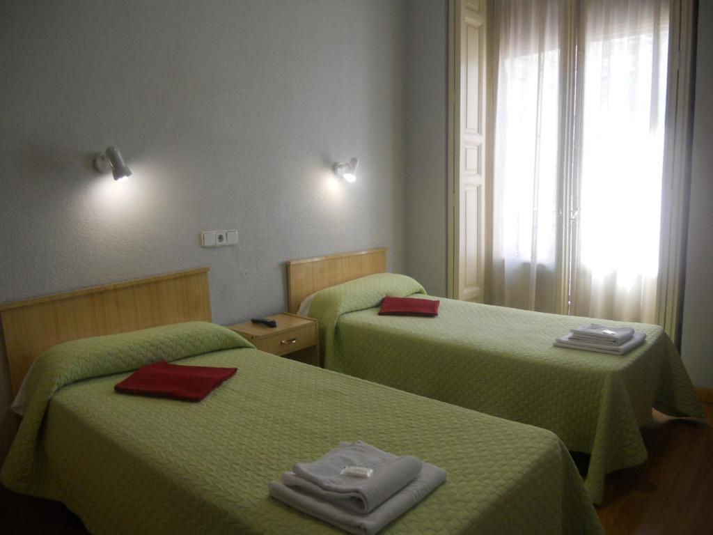 Hostal Olga Madrid Room photo
